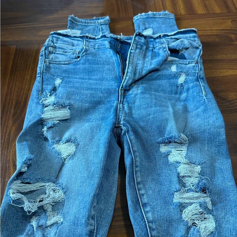 Women’s American Eagle Distressed Blue Jeans